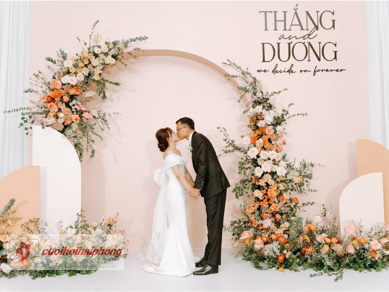 Nhung yeu to anh huong den gia thue backdrop dam cuoi